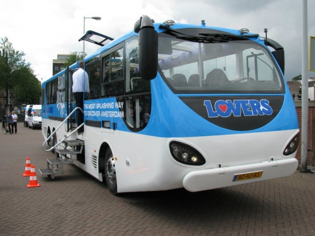 Autobuss-amfibija Amsterdamā