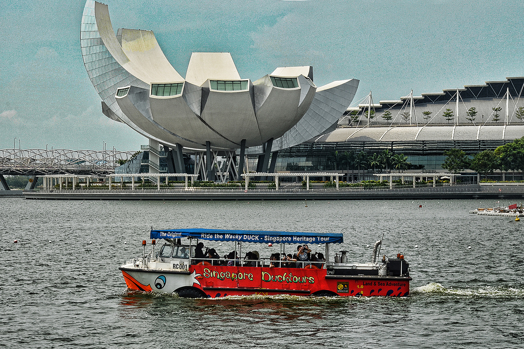 Autobuss-amfibija Singapurā